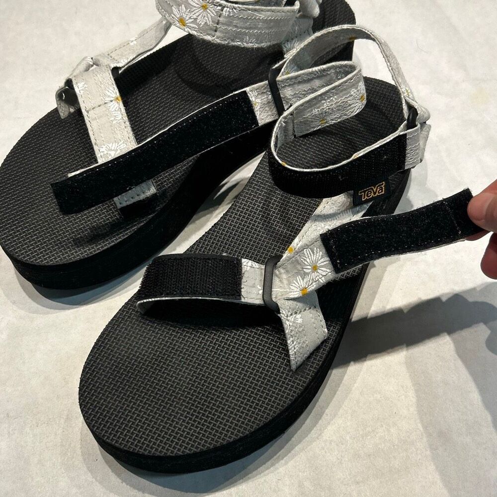 Teva Flatform Sandals Gray Daisy Flowers Floral - Picture 9 of 10